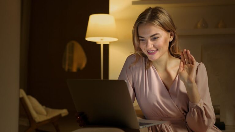 ライバーの挨拶は増やすほど損をする｜初見対応を3秒の型にして、会話を切らない