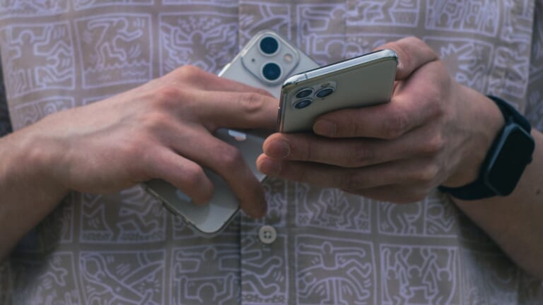 スマホを下取りに出す前に。初期化より先にやることが6つあります｜忘れると戻せないもの、減額される条件